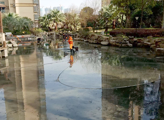 科尔沁右翼中景观池淤泥清理