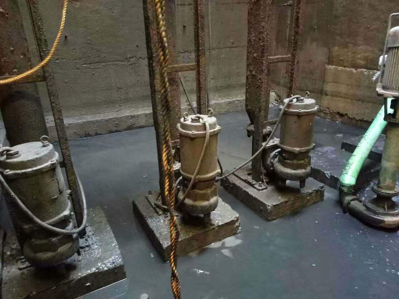 科尔沁右翼中污水池清理